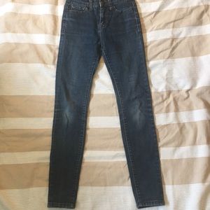 BDG excellent condition skinny leg denim jeans